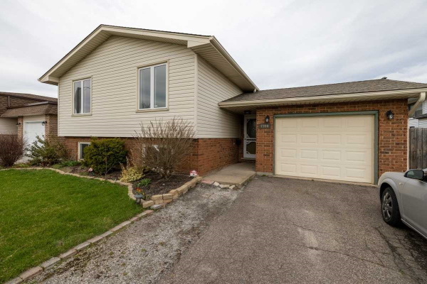 7394 Scholfield St, Niagara Falls