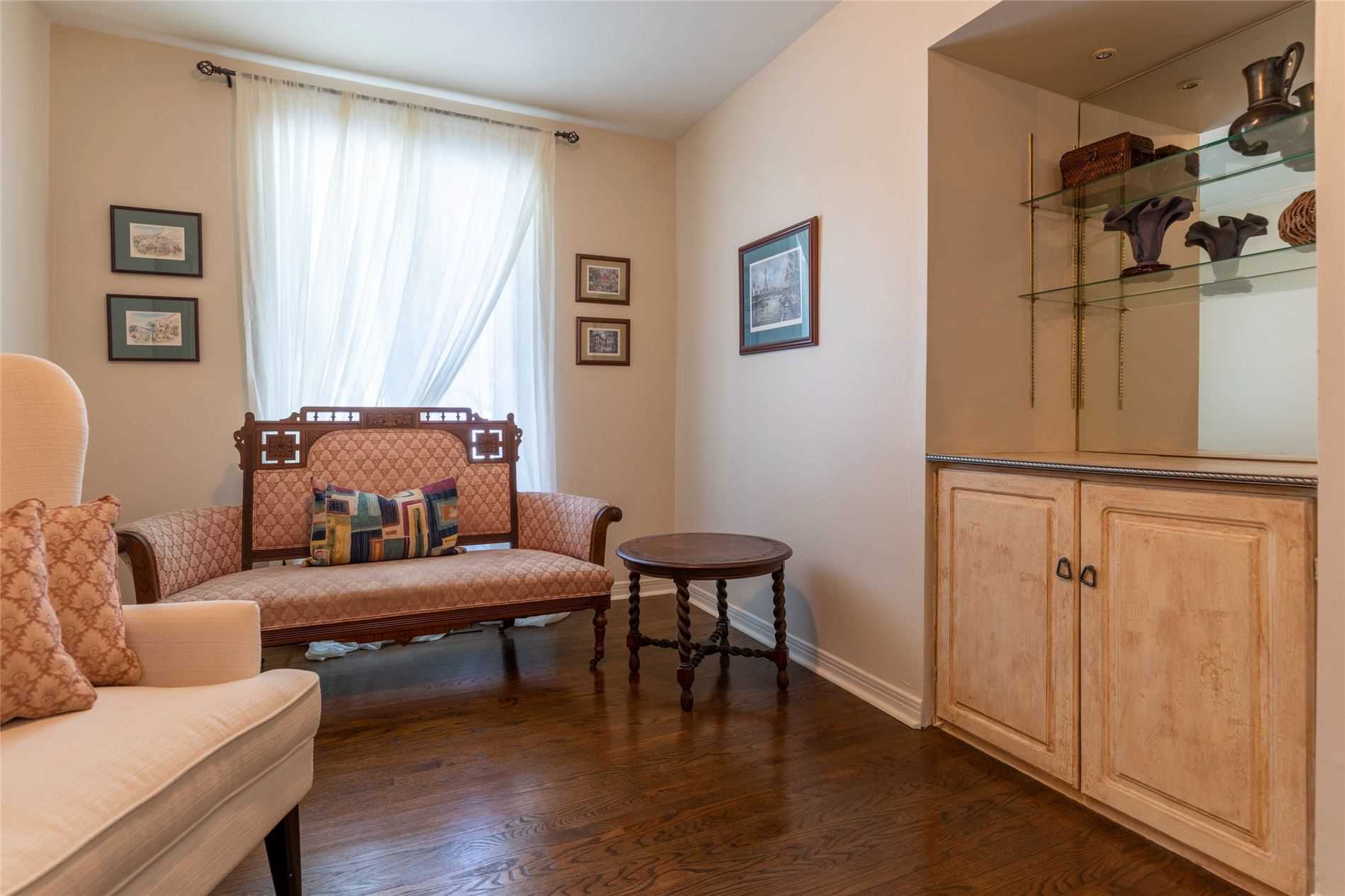 4 Valleydale Crt