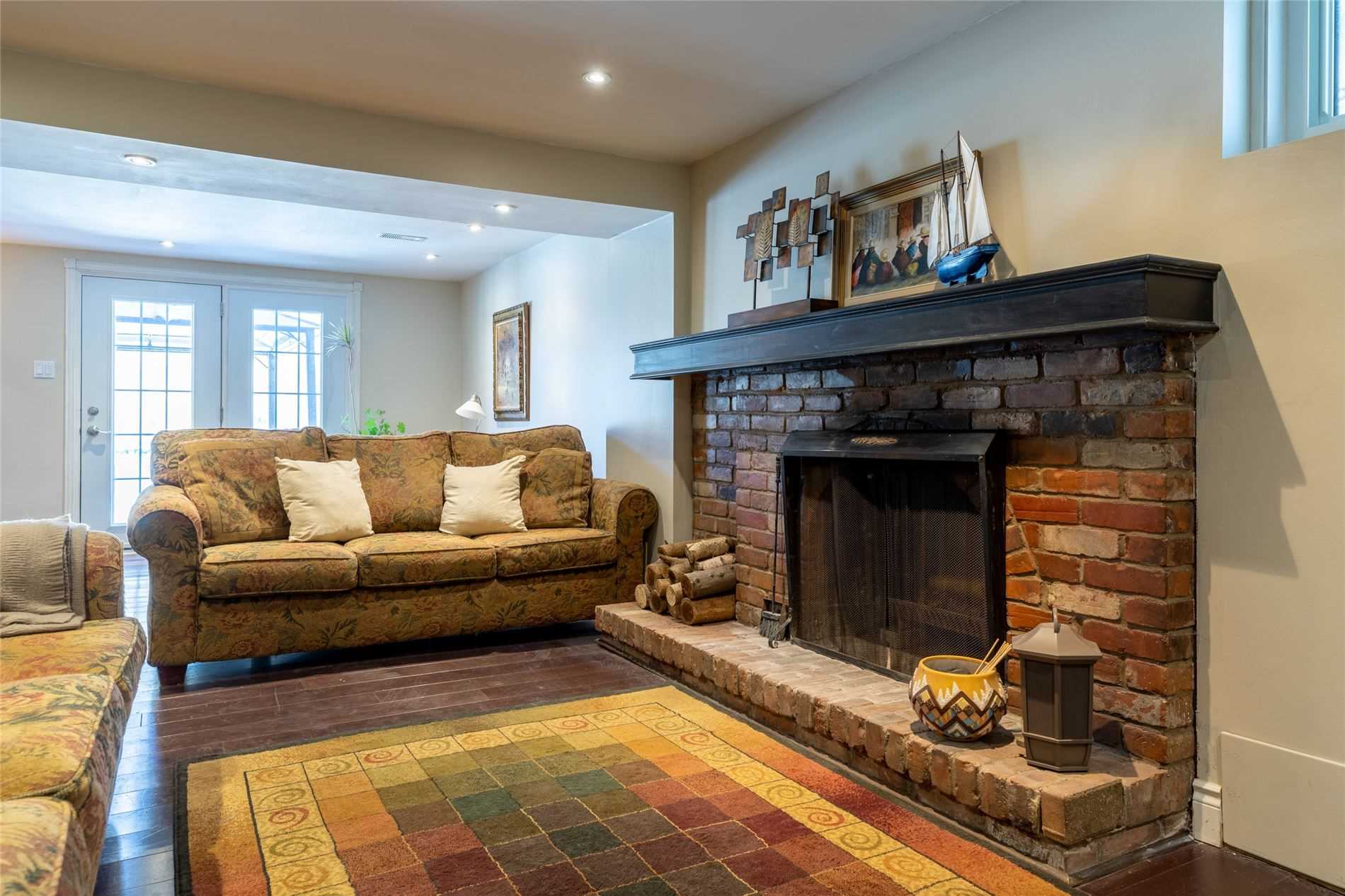 4 Valleydale Crt
