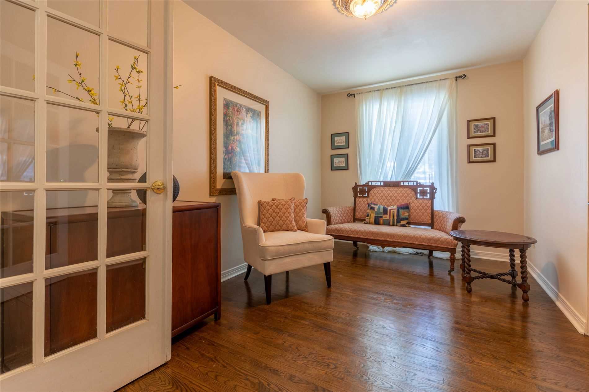 4 Valleydale Crt