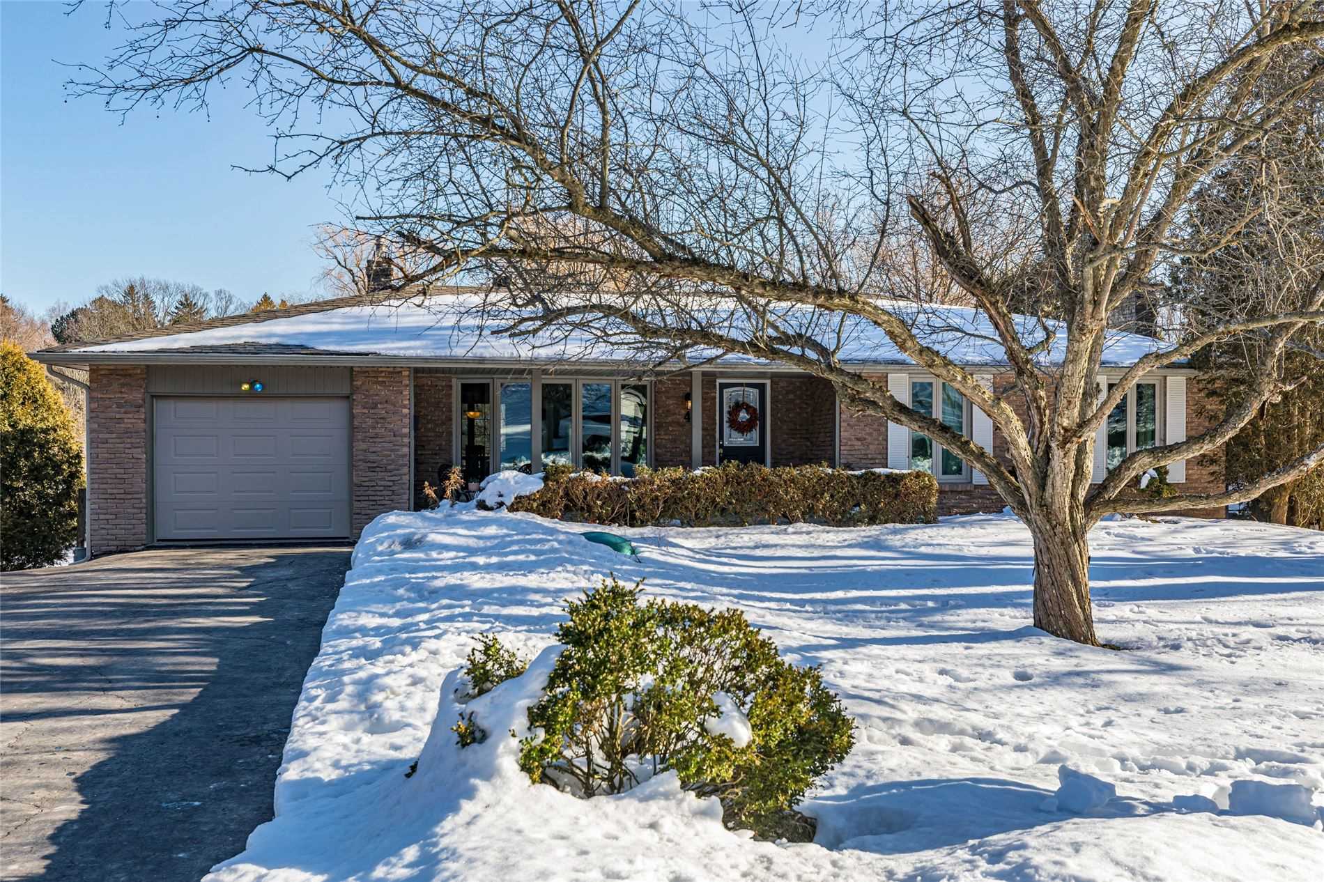 4 Valleydale Crt