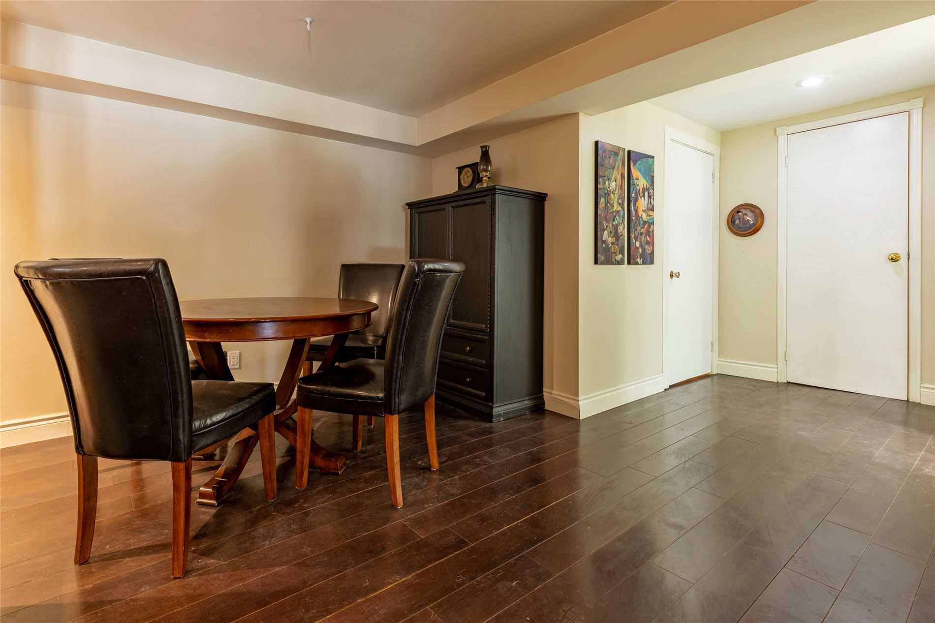 4 Valleydale Crt