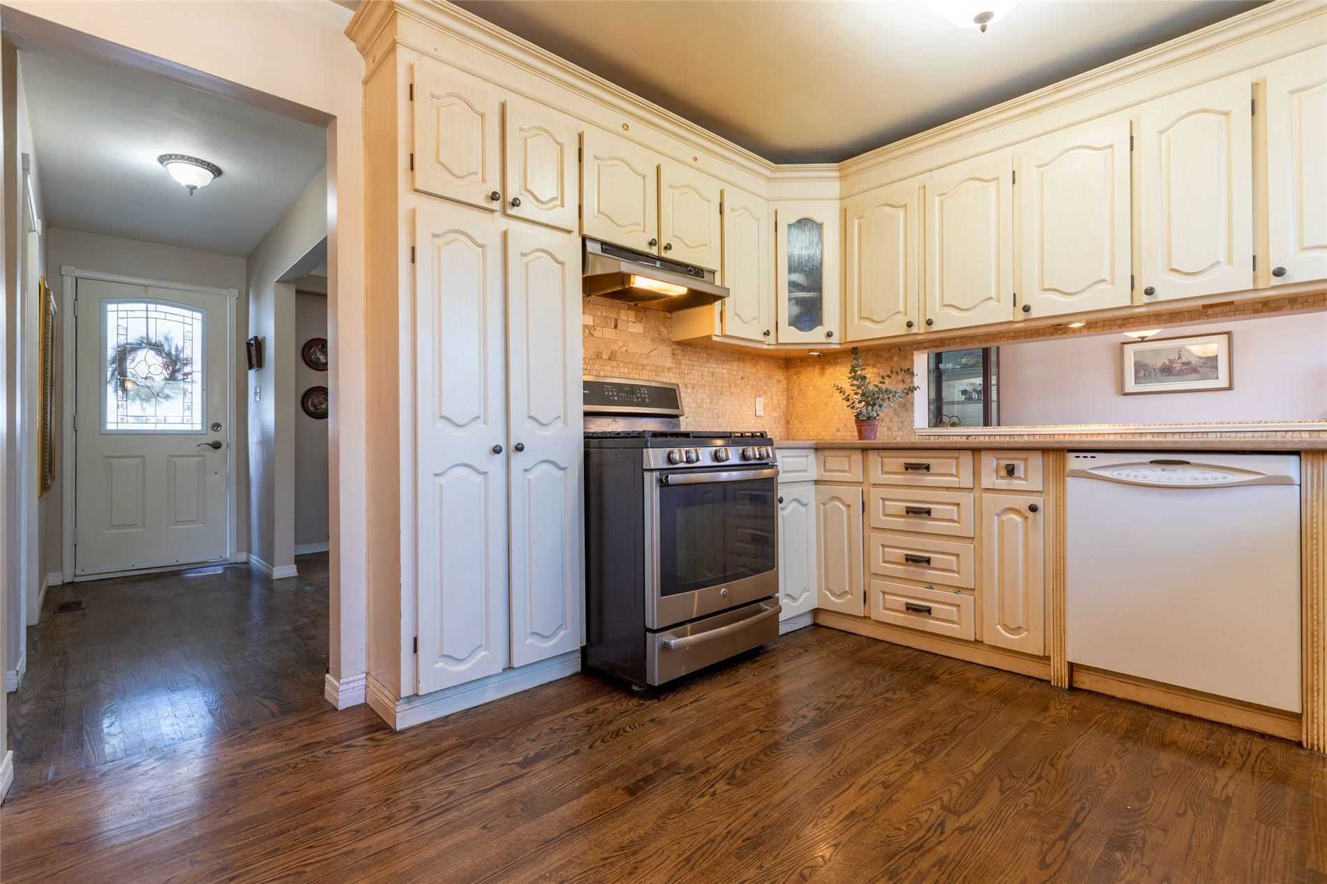 4 Valleydale Crt
