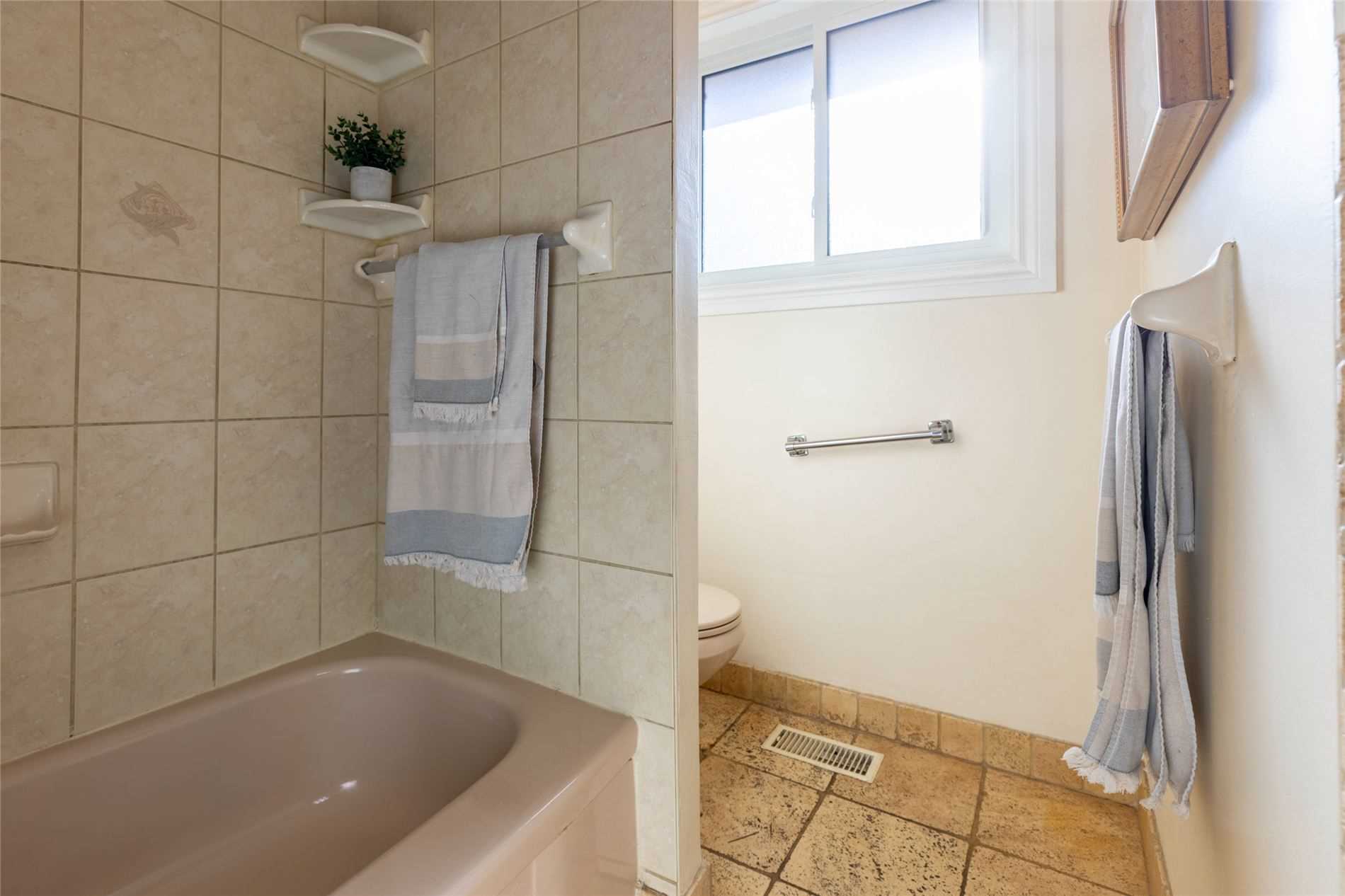 4 Valleydale Crt
