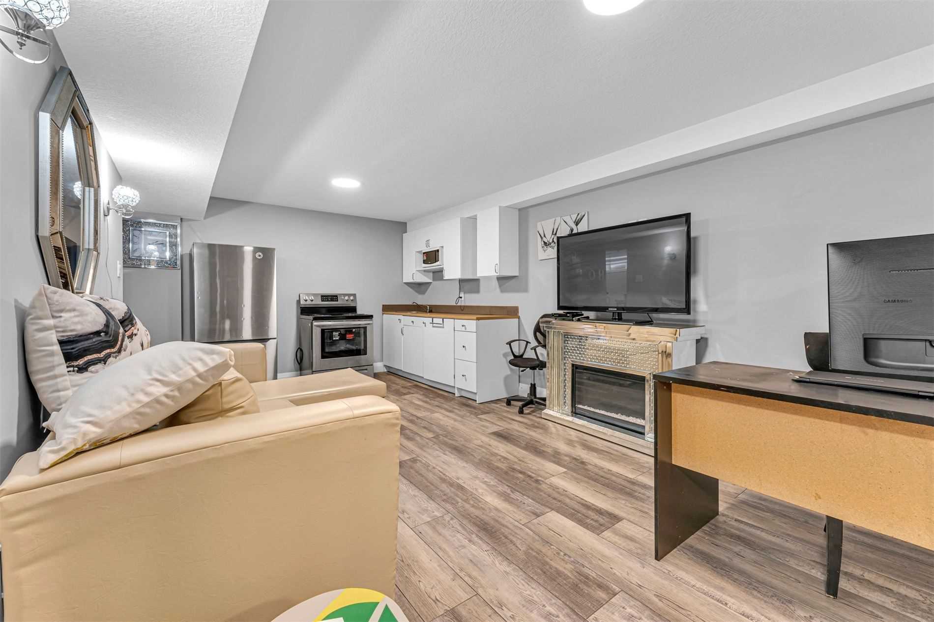 123 Stephenson Way, Minto