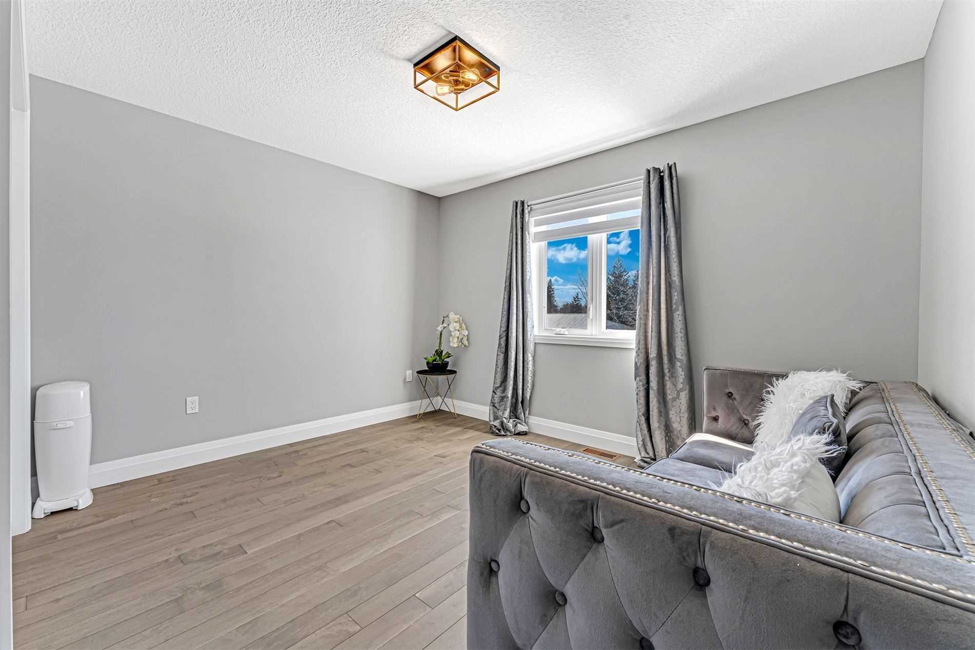 123 Stephenson Way, Minto