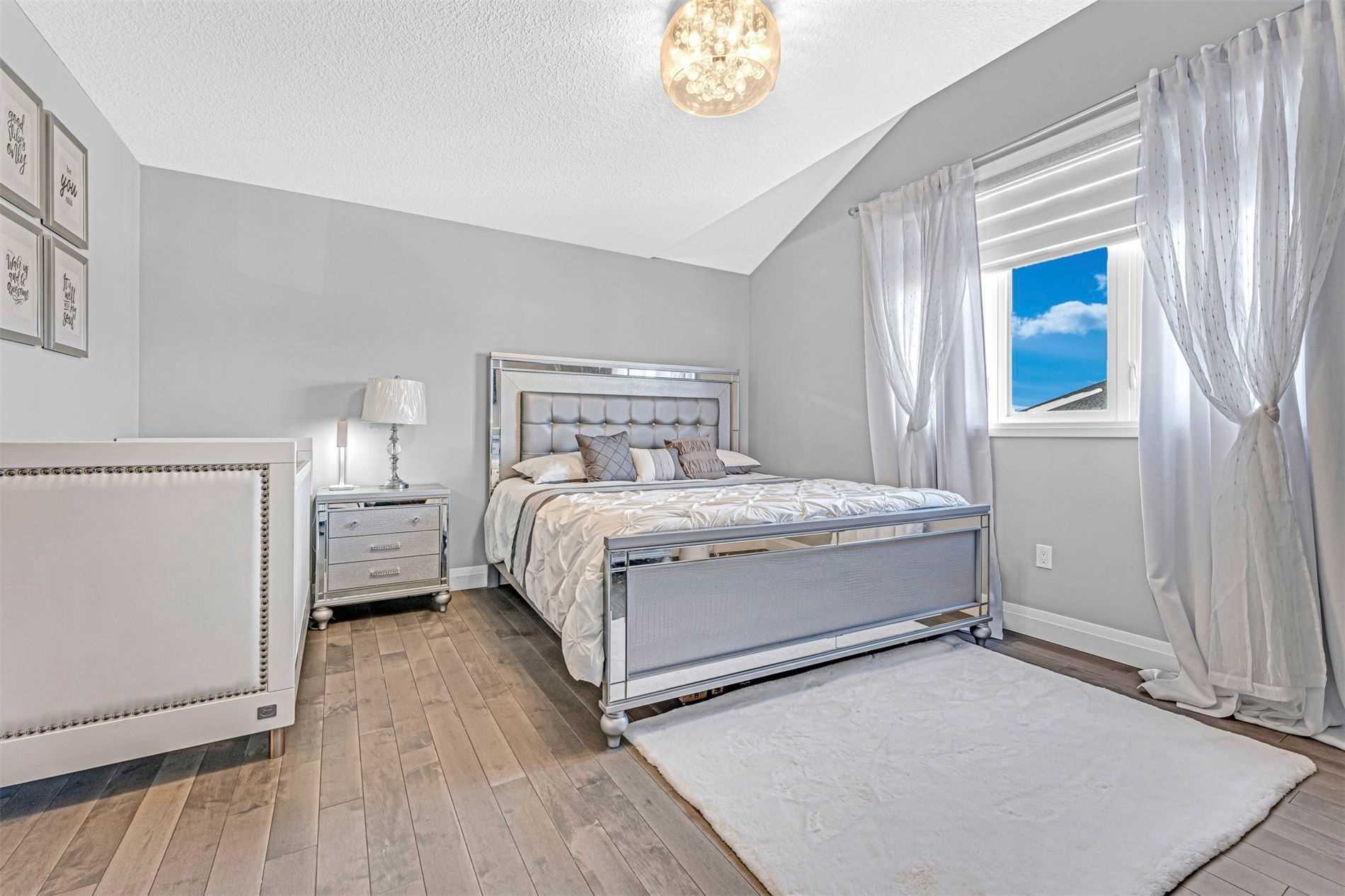 123 Stephenson Way, Minto