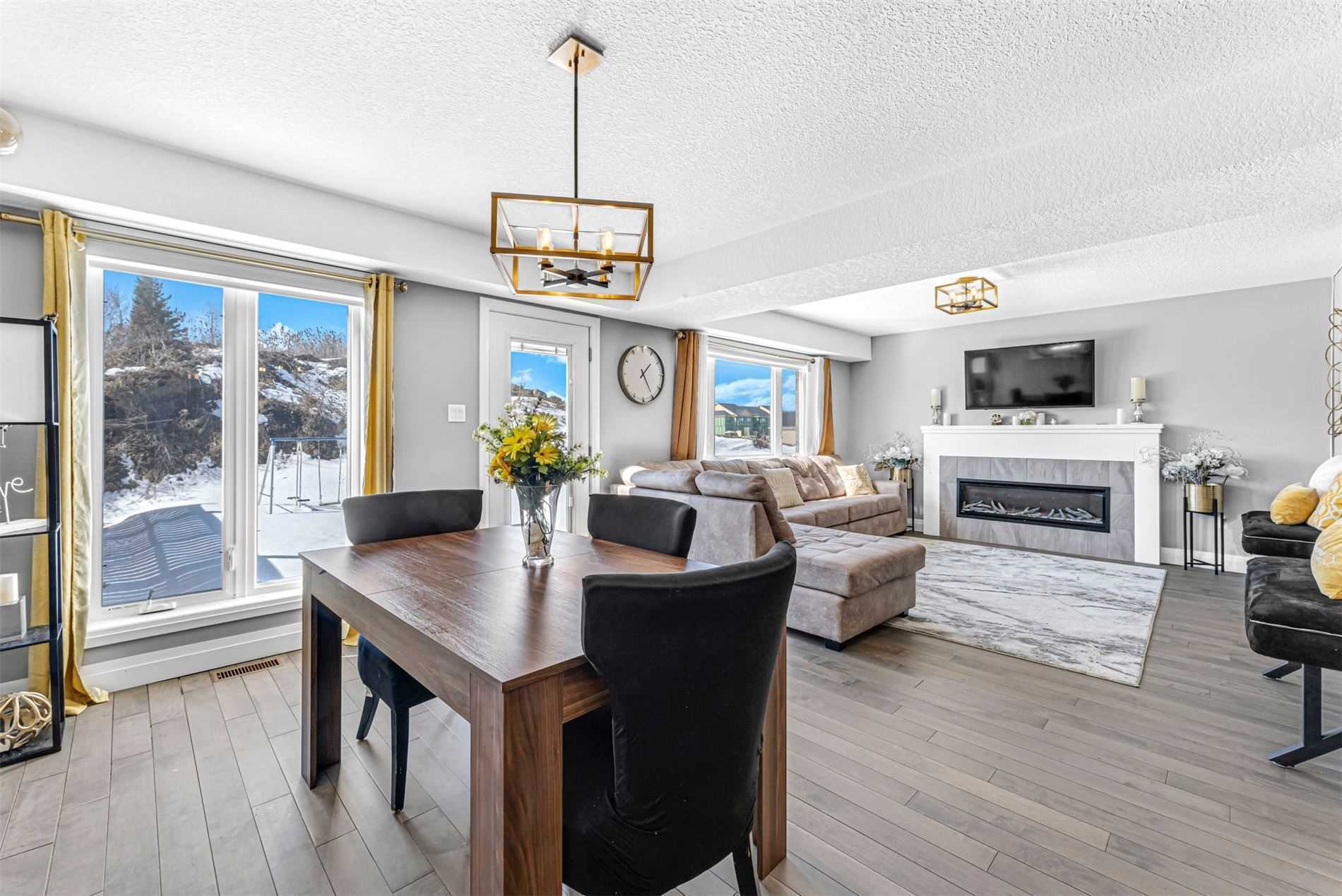123 Stephenson Way, Minto