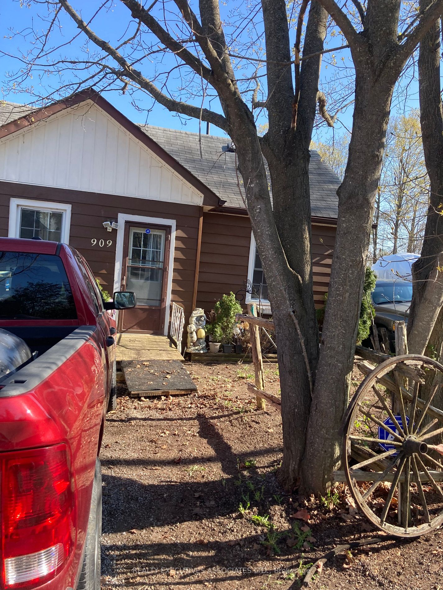 909 Mount Pleasant Road
