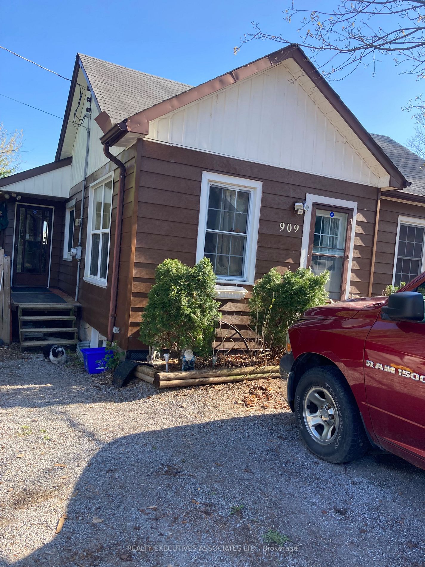 909 Mount Pleasant Road