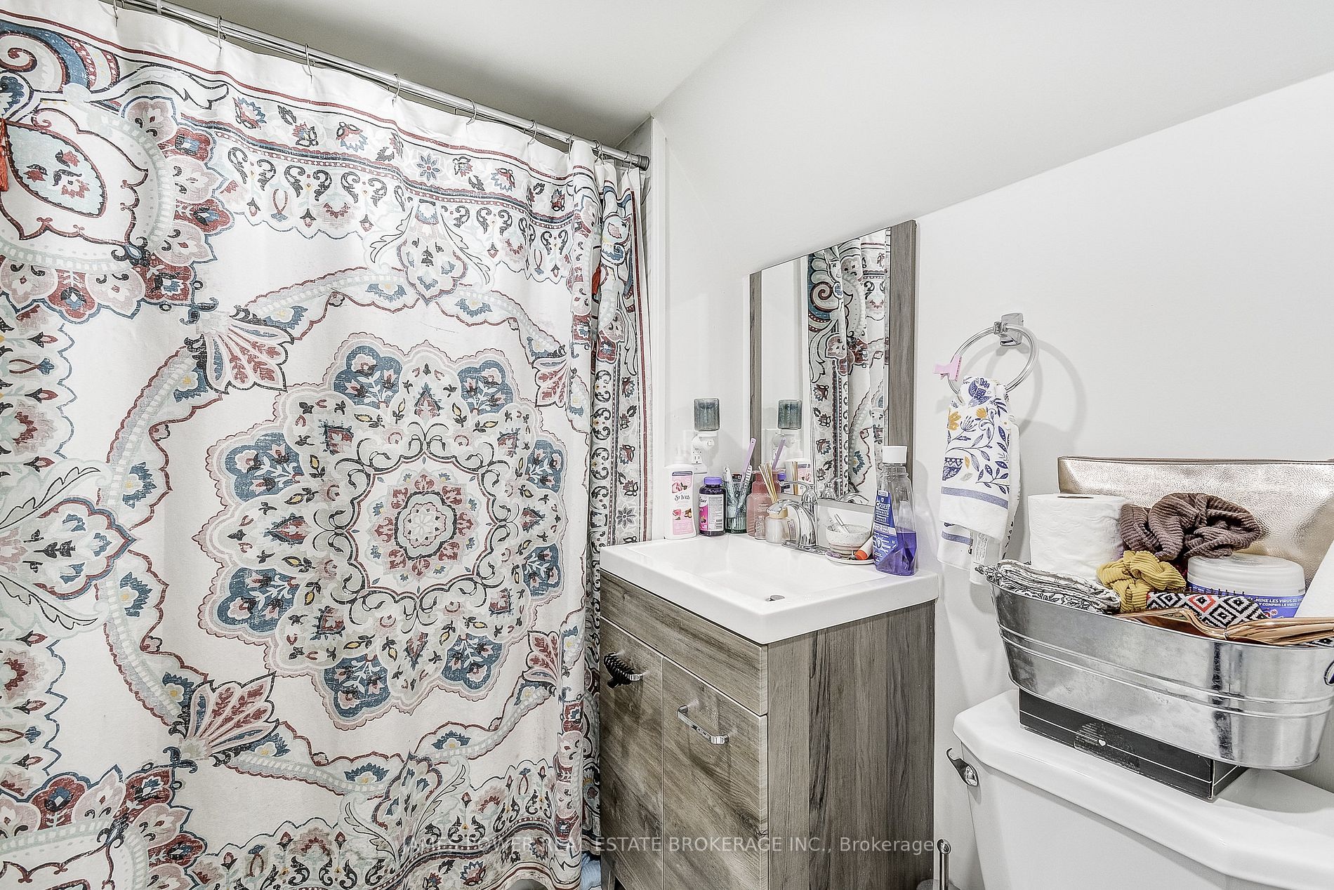 52 Spadina Avenue