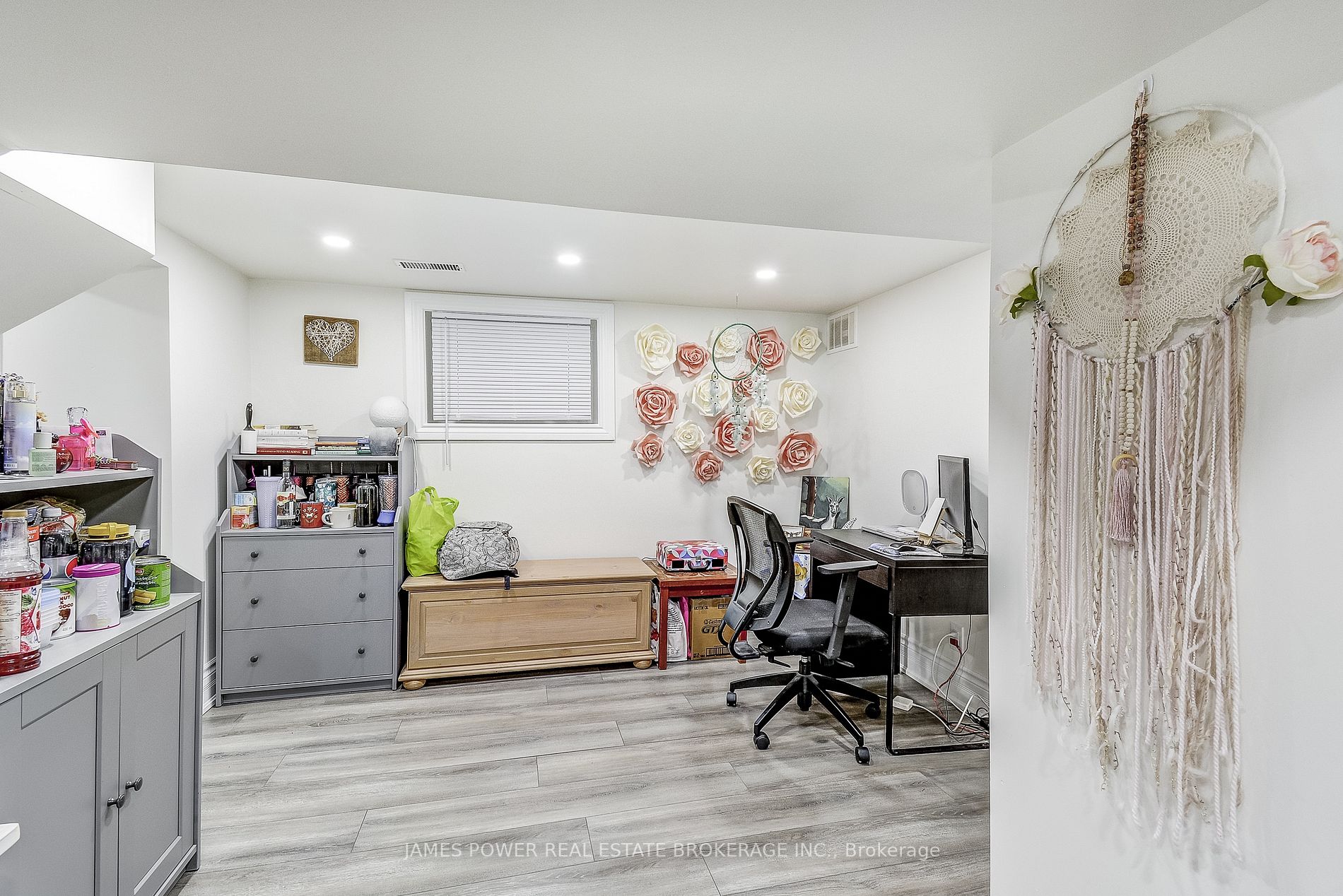 52 Spadina Avenue