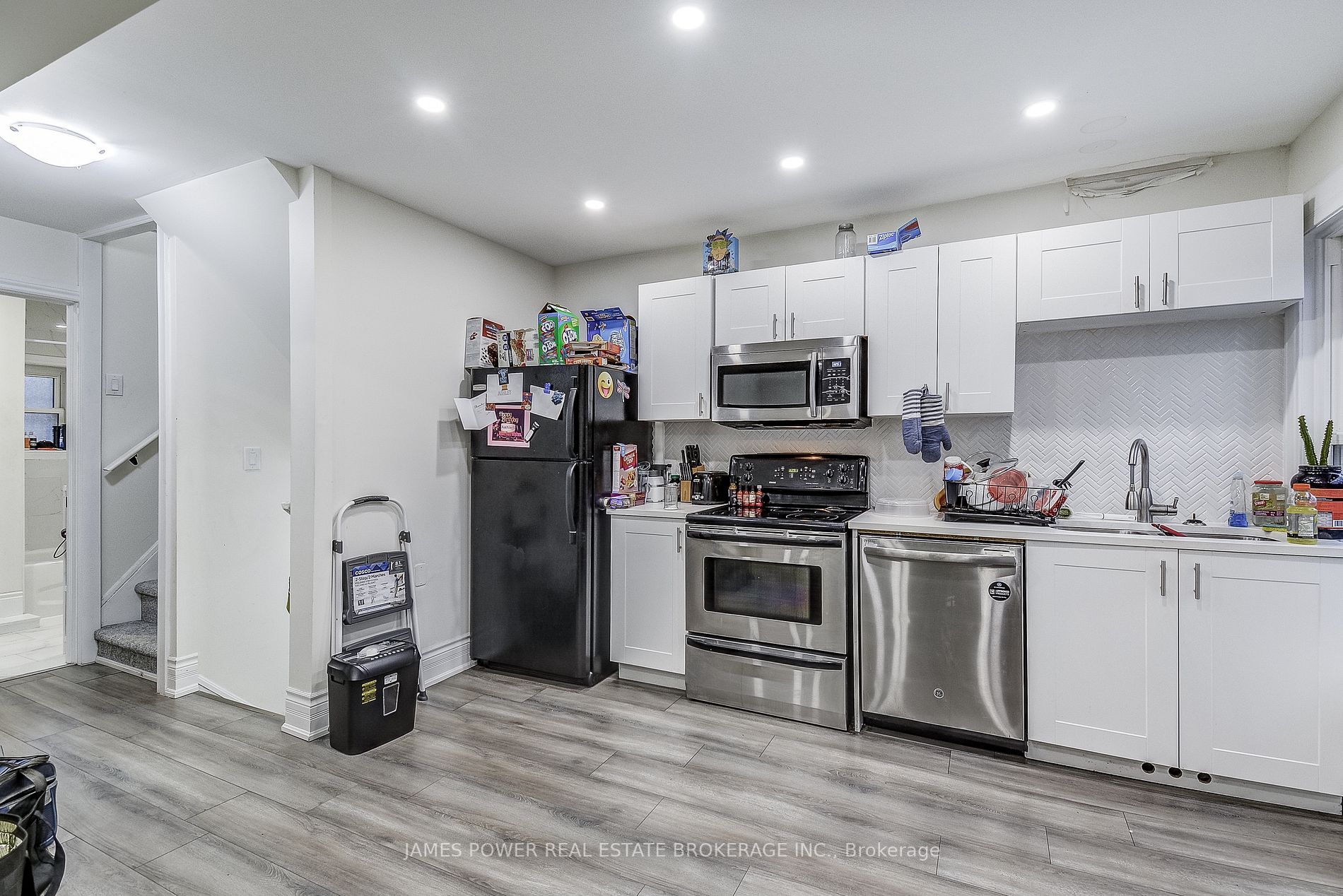 52 Spadina Avenue