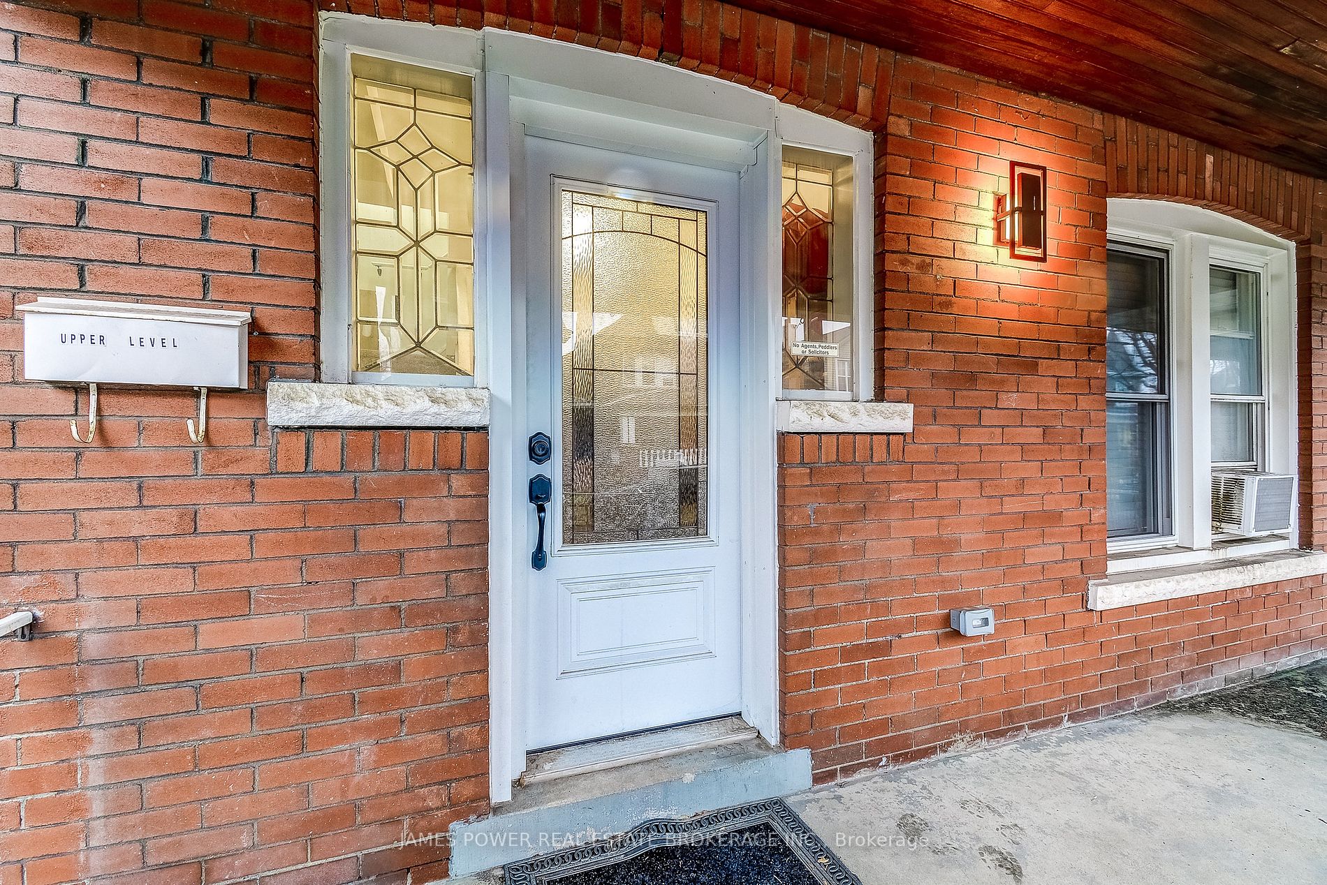 52 Spadina Avenue