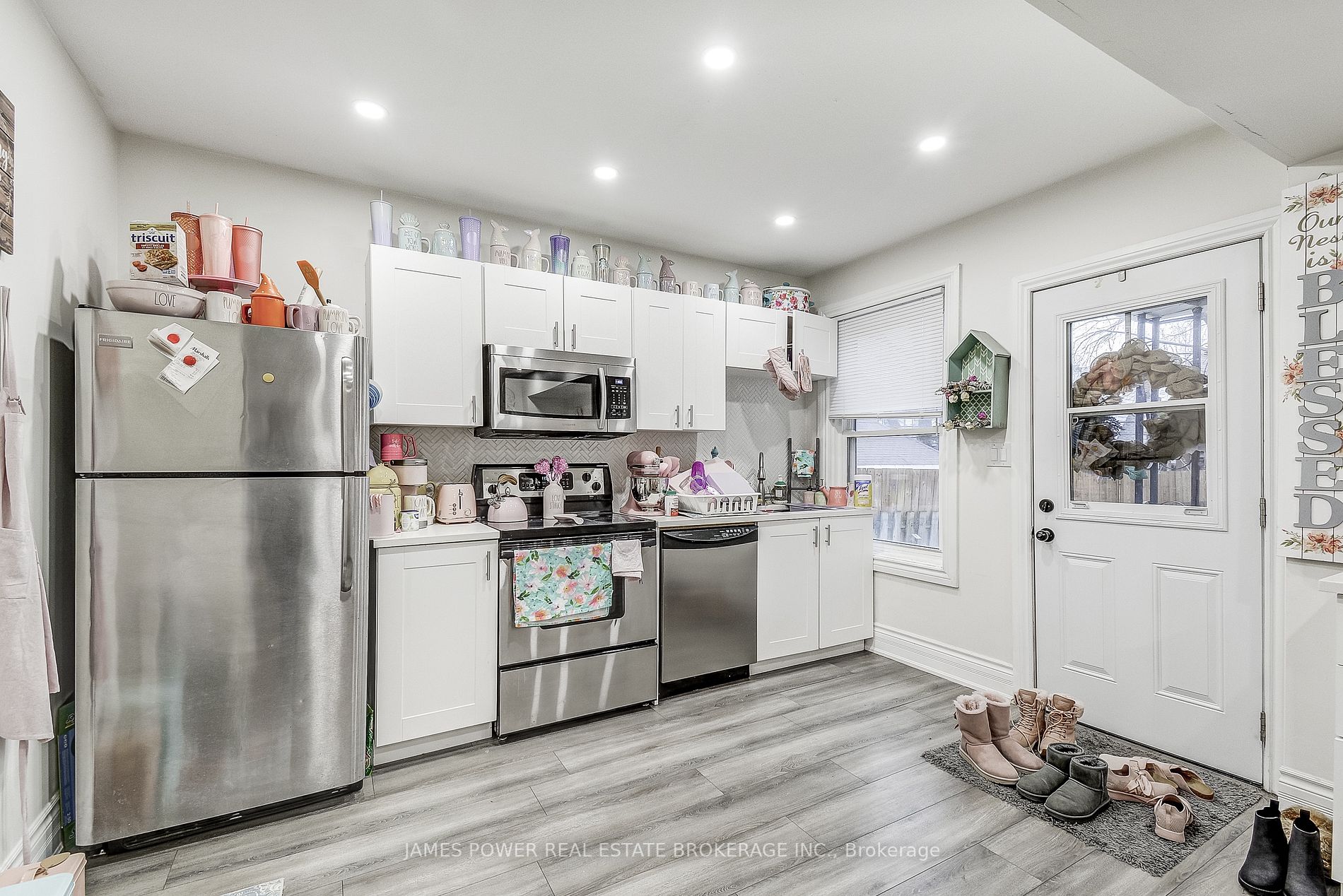 52 Spadina Avenue