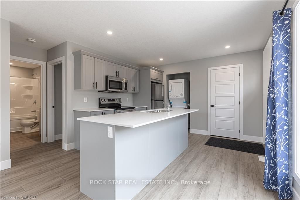 322 Stephen St