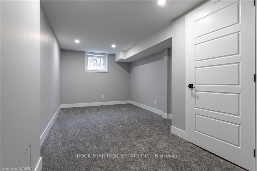 322 Stephen St