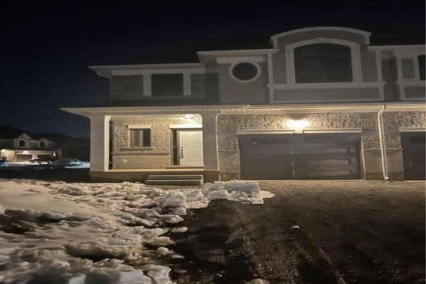 94 Aquasanta Cres, Hamilton