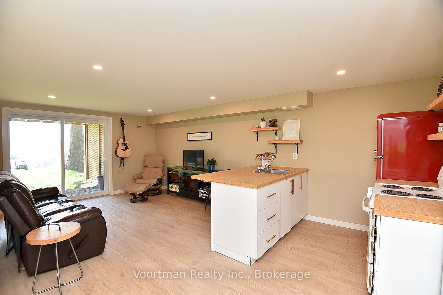 84 Maple Avenue