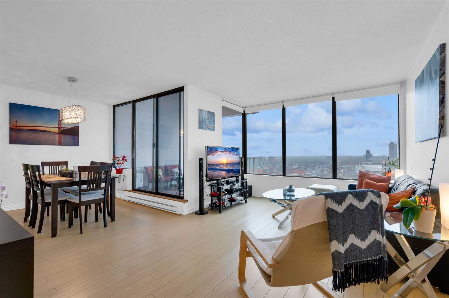 75 Queen Street N, #1802