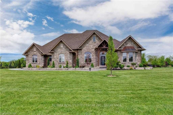 16 Cloverlea Cres, Brant