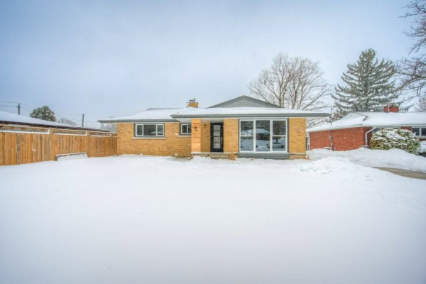 5 Cardinal Cres N, Waterloo