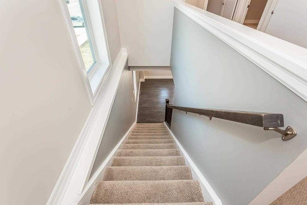 3 Nieson St