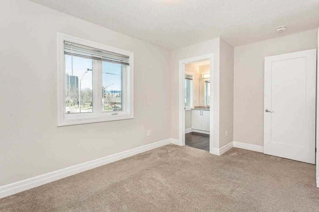 3 Nieson St
