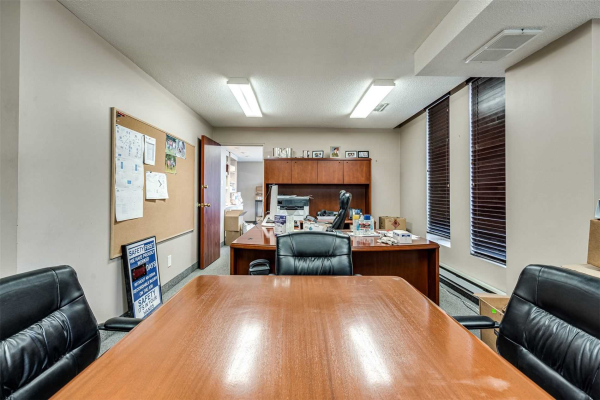 310 Arvin Ave, Hamilton