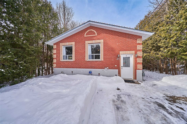 21 Alma St N, Kawartha Lakes