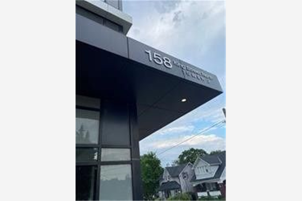 160 King St N, Waterloo