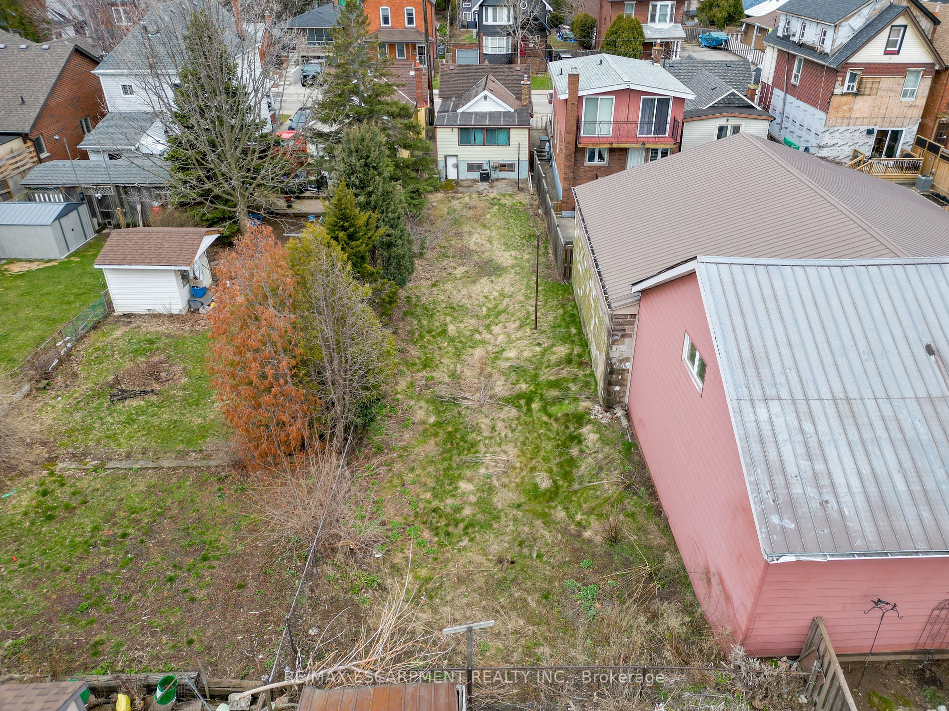510 John St N