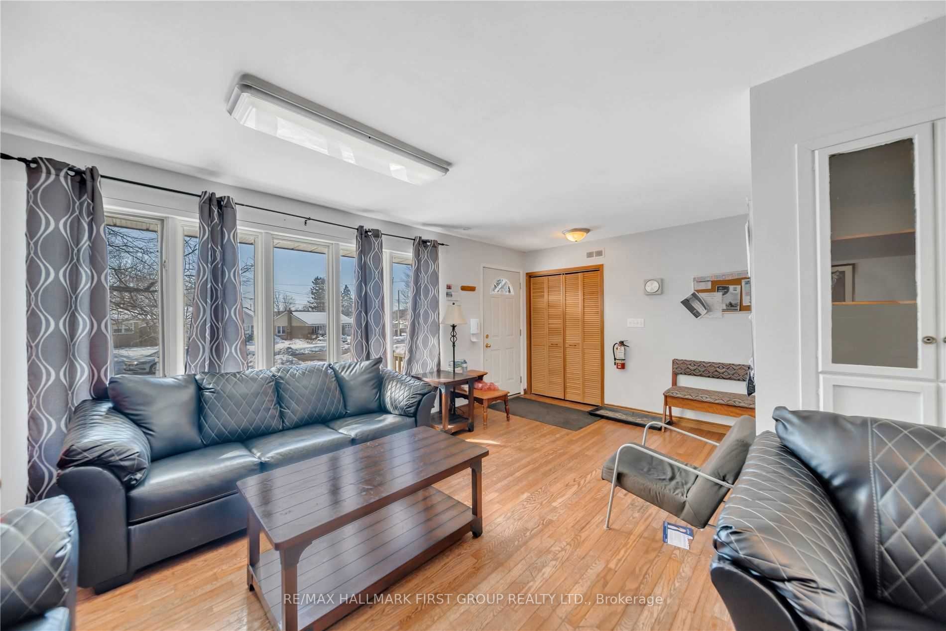 10 Croft St