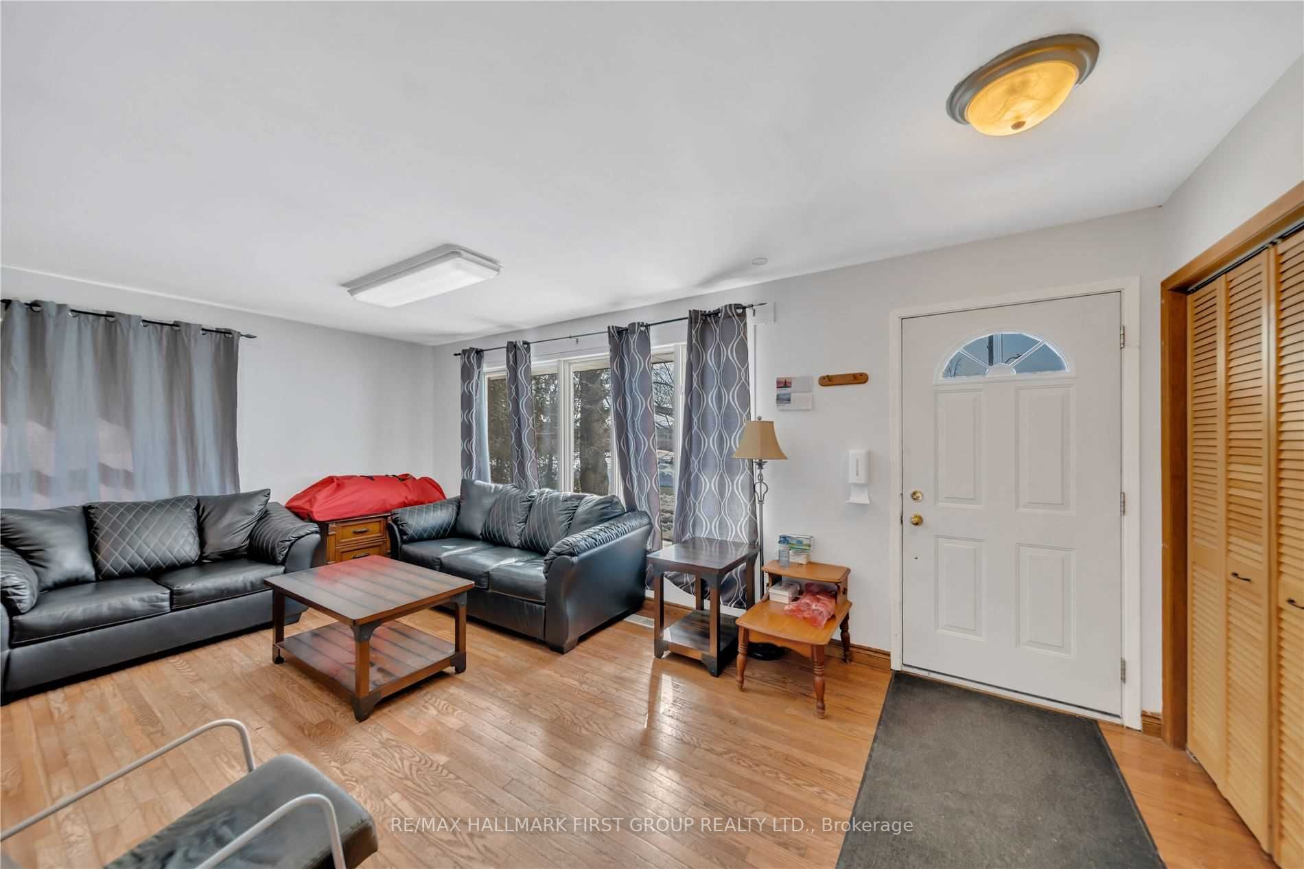 10 Croft St