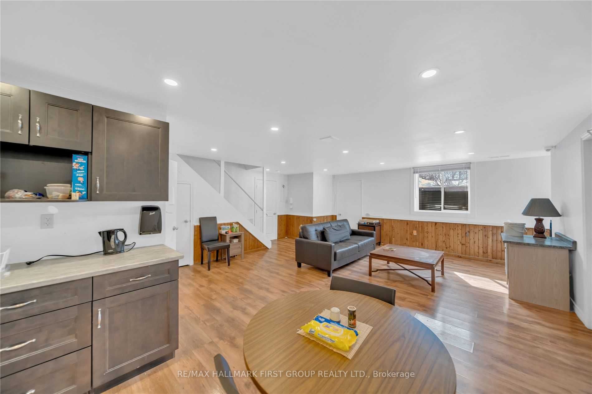 10 Croft St