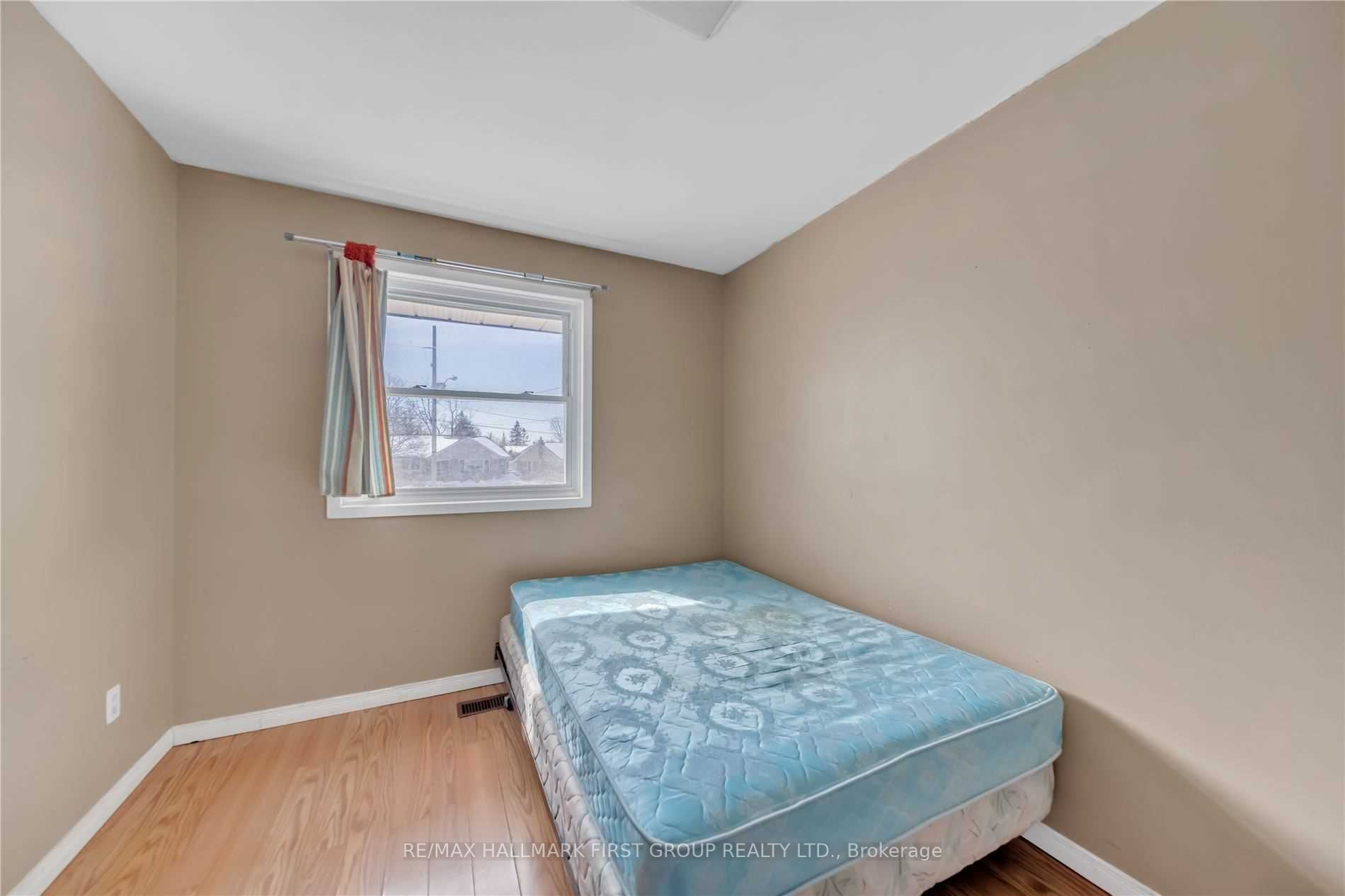 10 Croft St