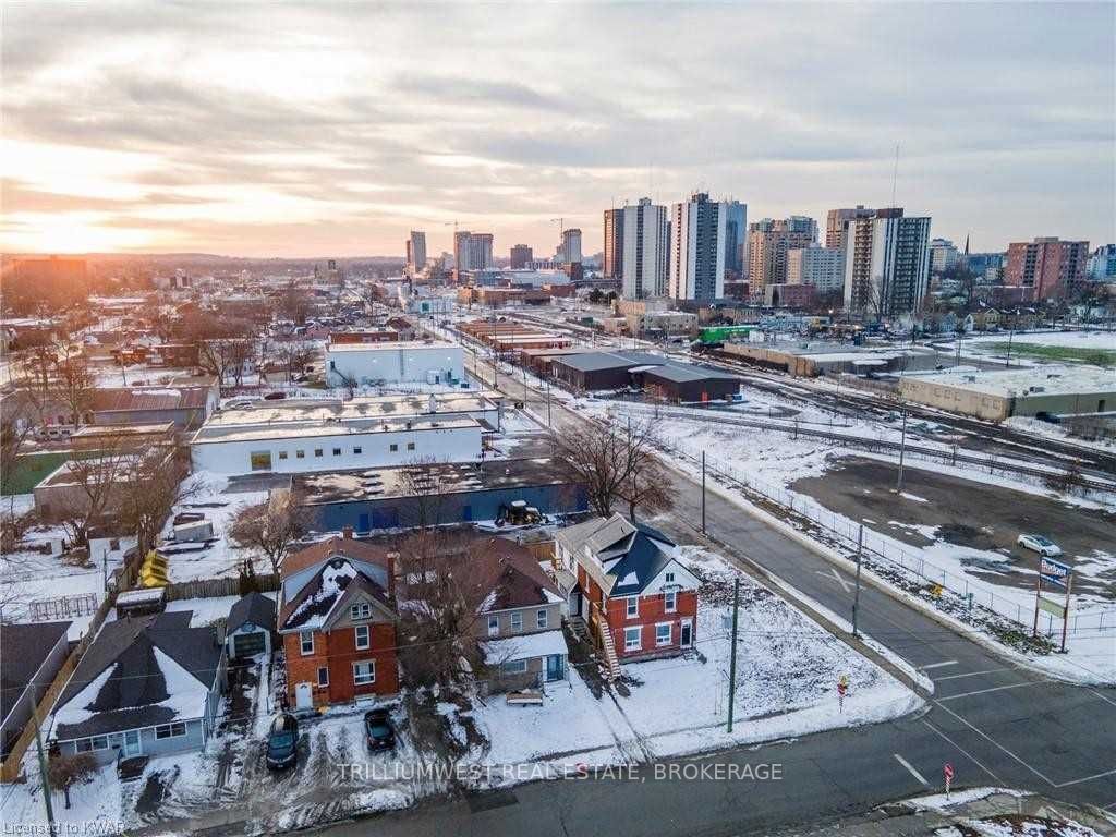 281 William St