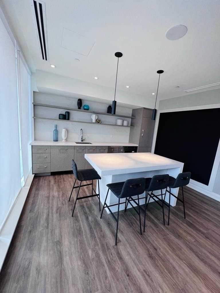 212 King William Street, #604