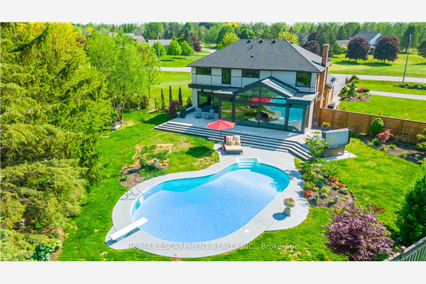 18 Karendale Cres