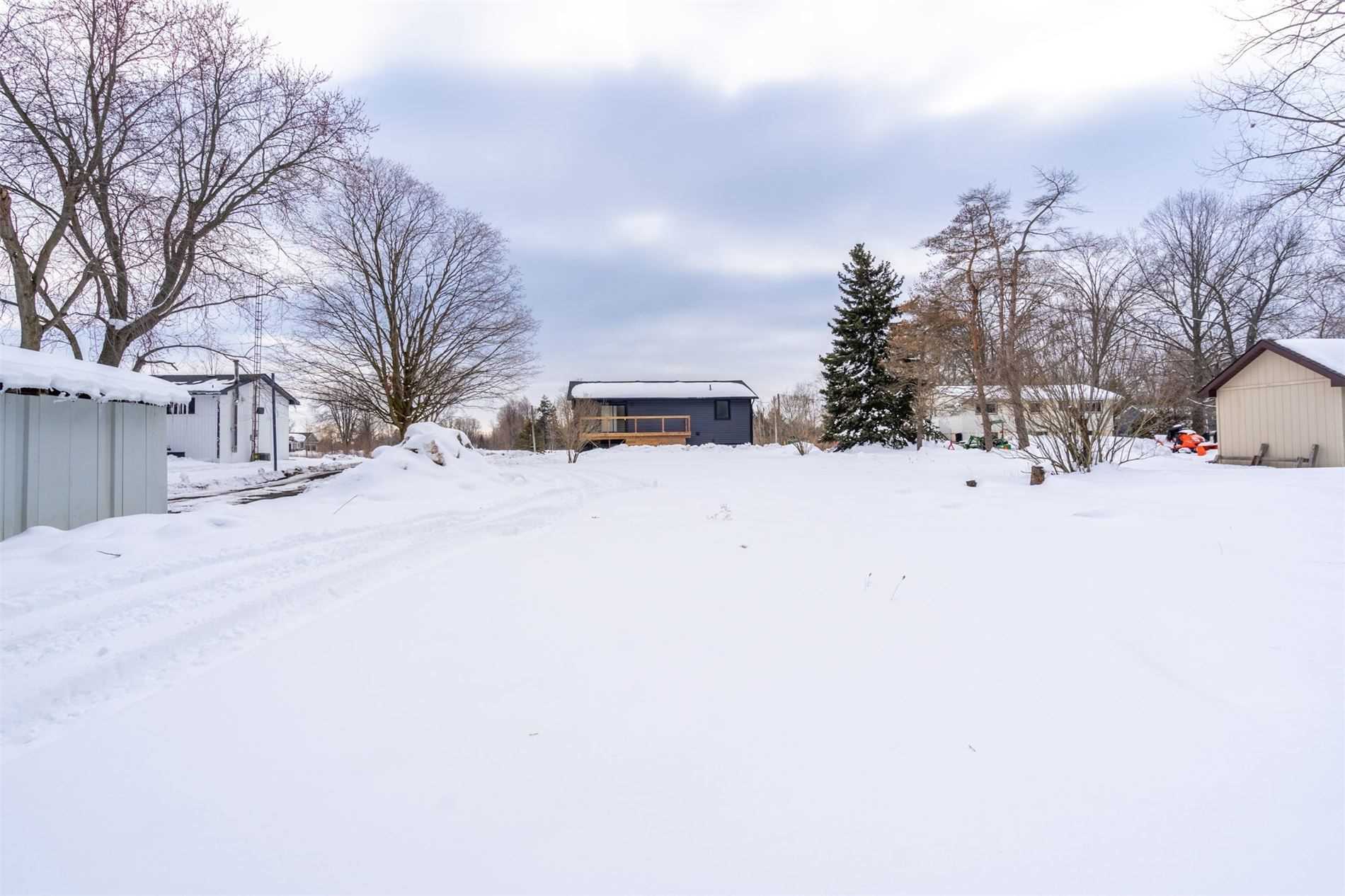 146 7th Concession Rd E