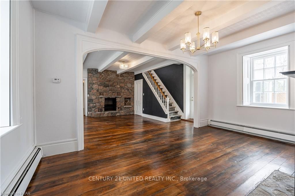44 Bridge St