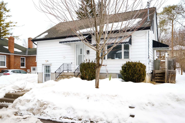 612 Centre St, Peterborough