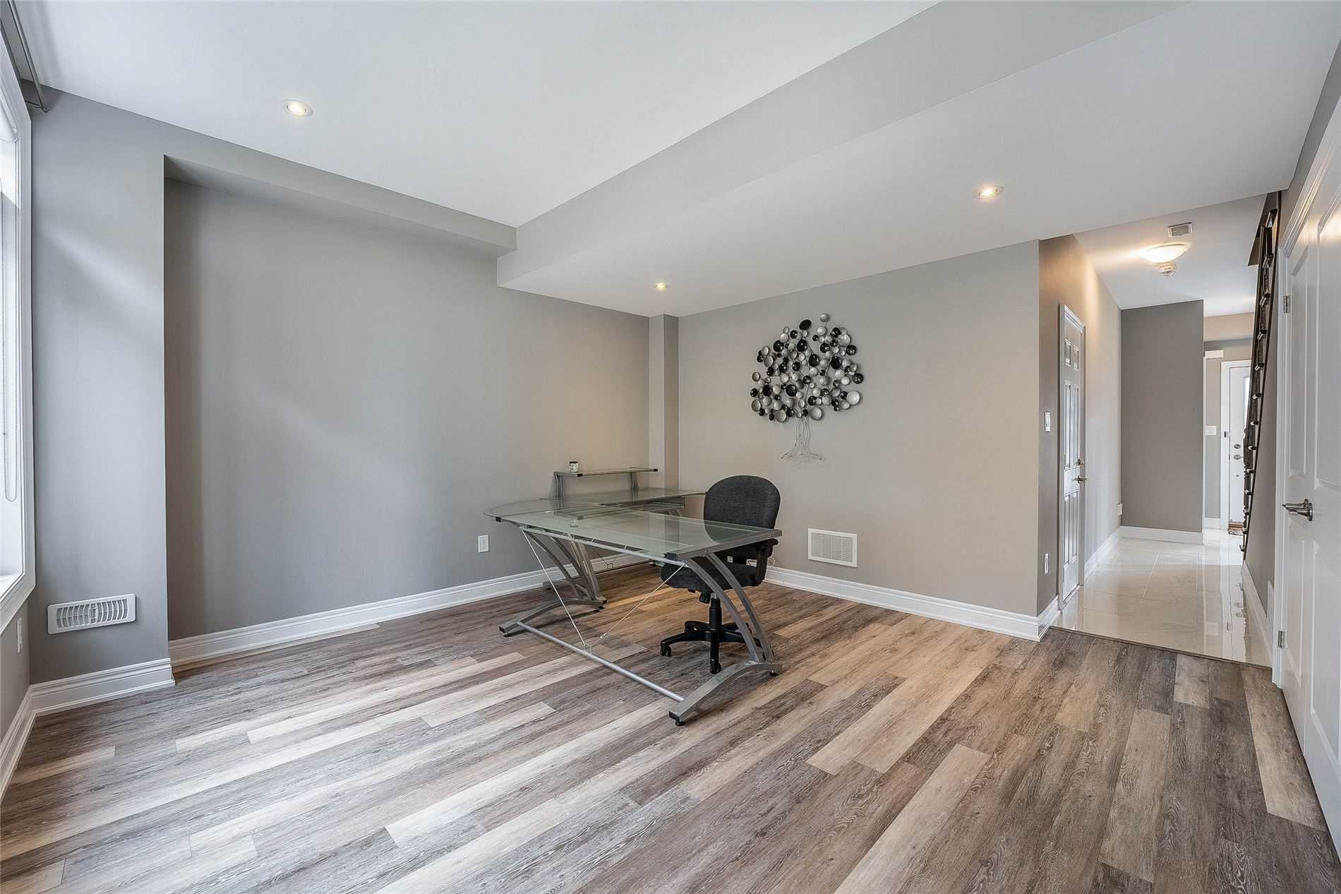 16 Waterview Lane