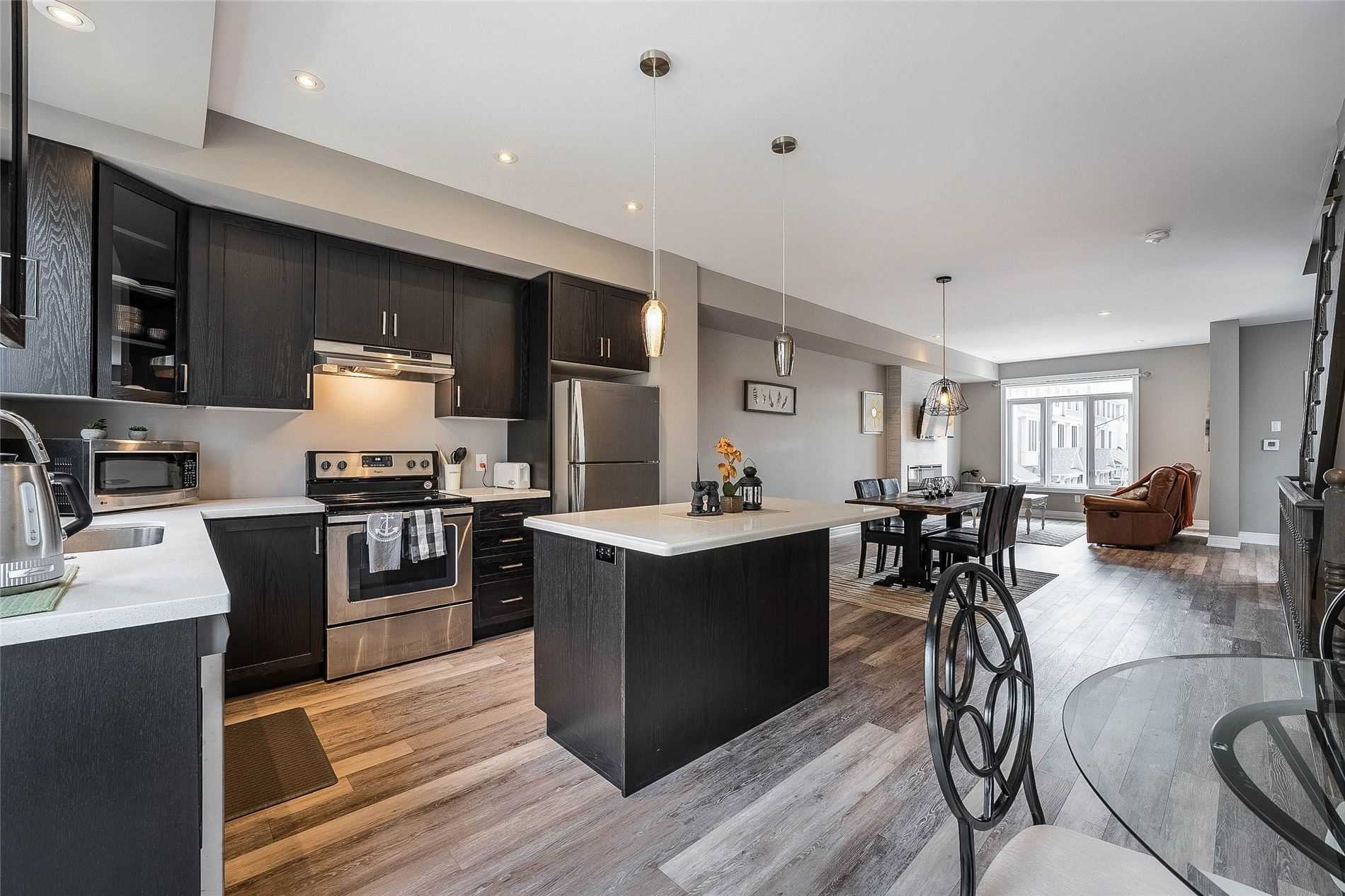 16 Waterview Lane