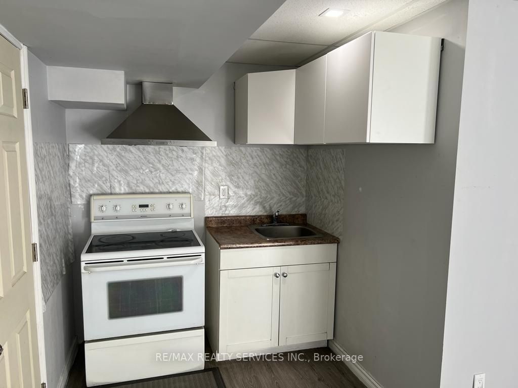 6045 Ernest Crescent #Bsmt