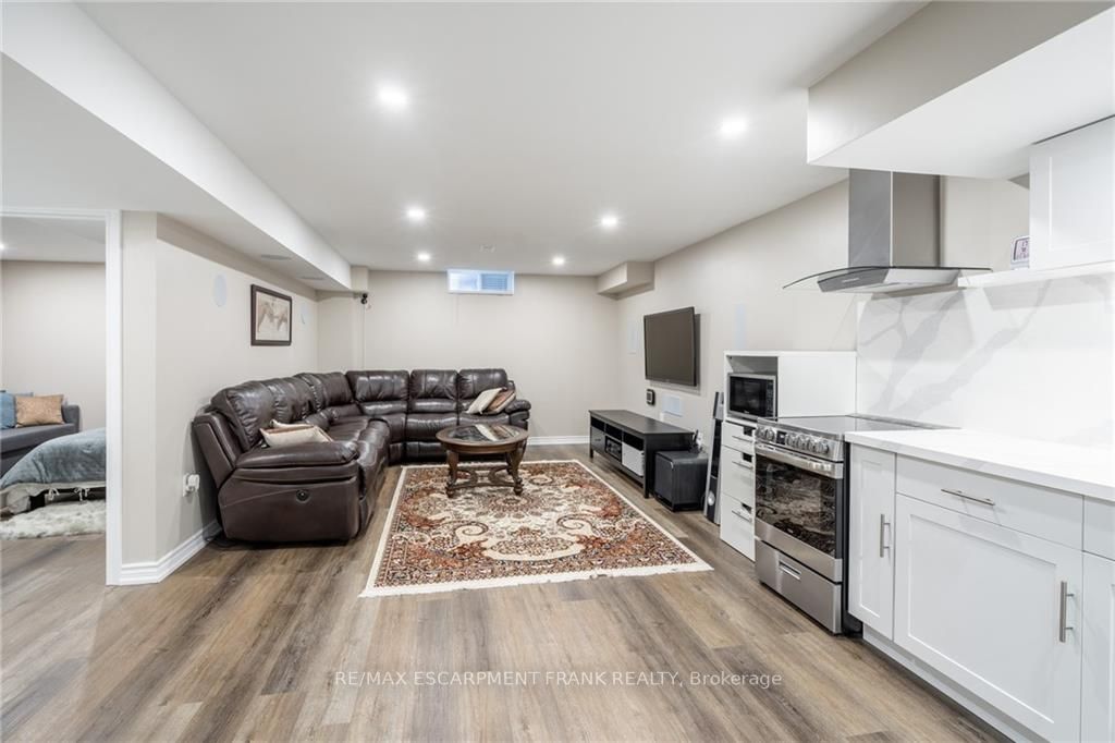 78 Rockledge Dr