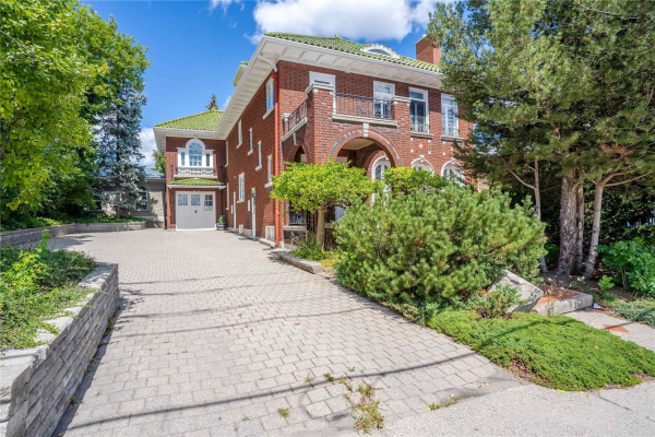 12 Wellington St N, Kitchener