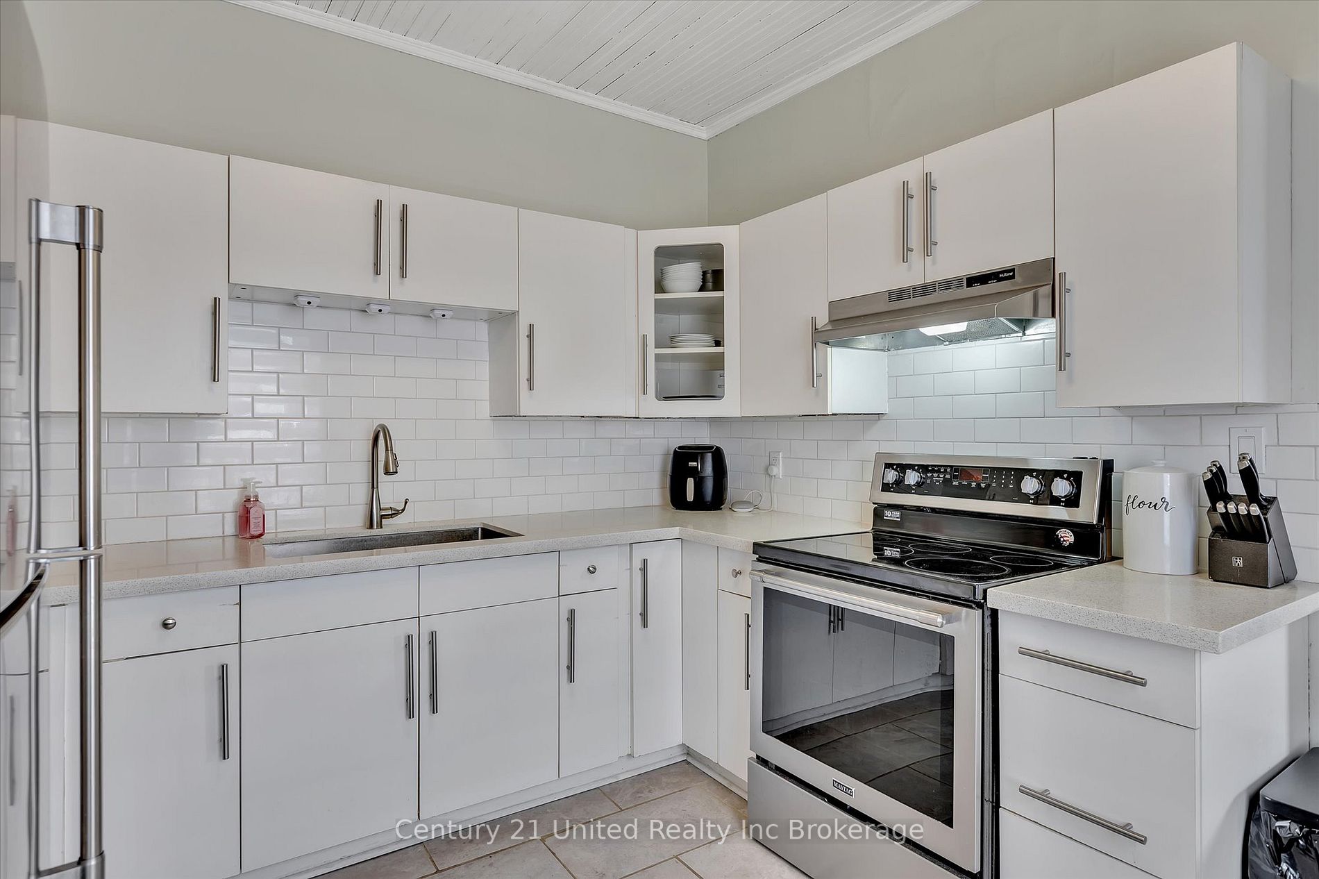 132 Maude St