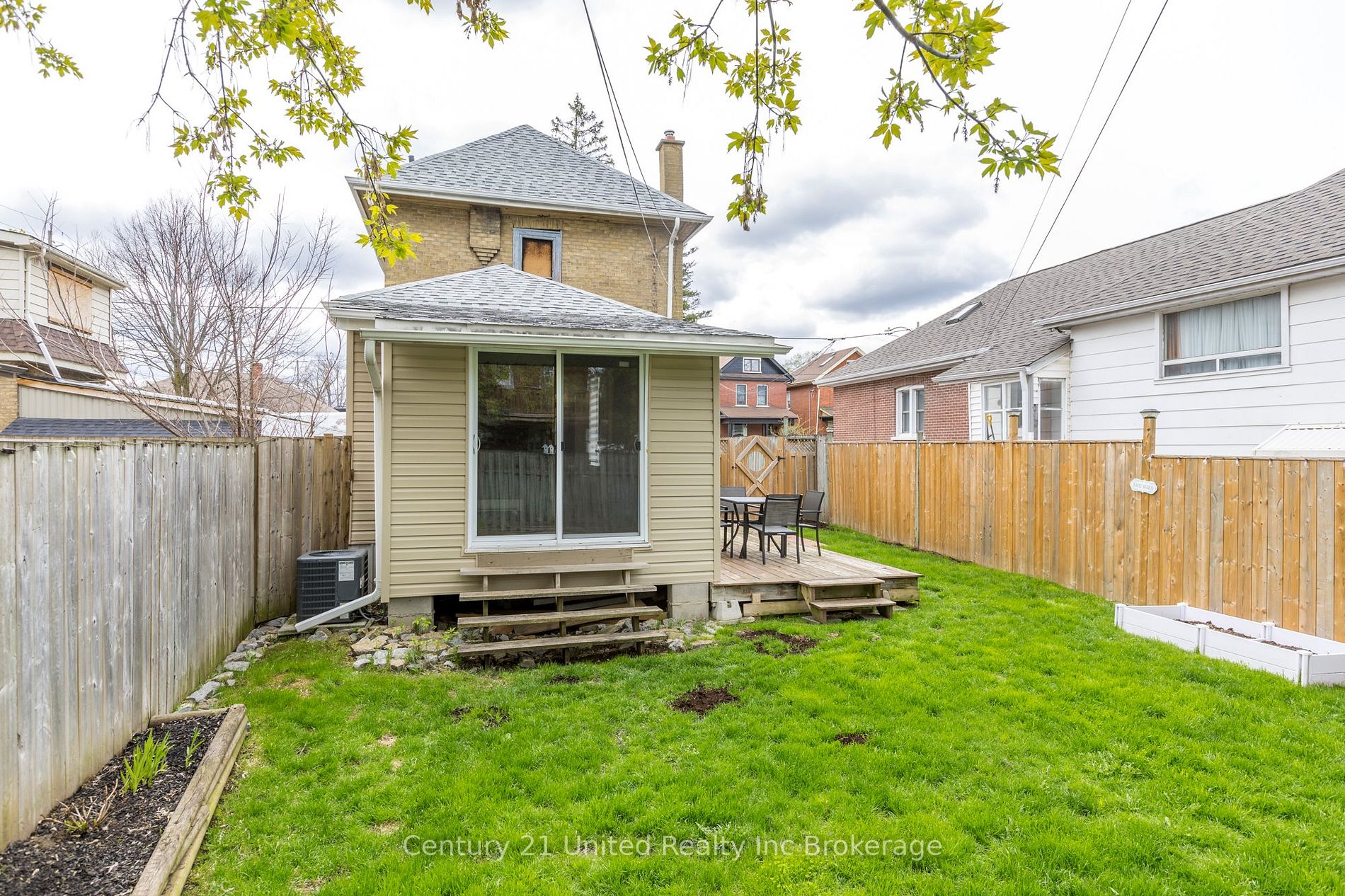 132 Maude St