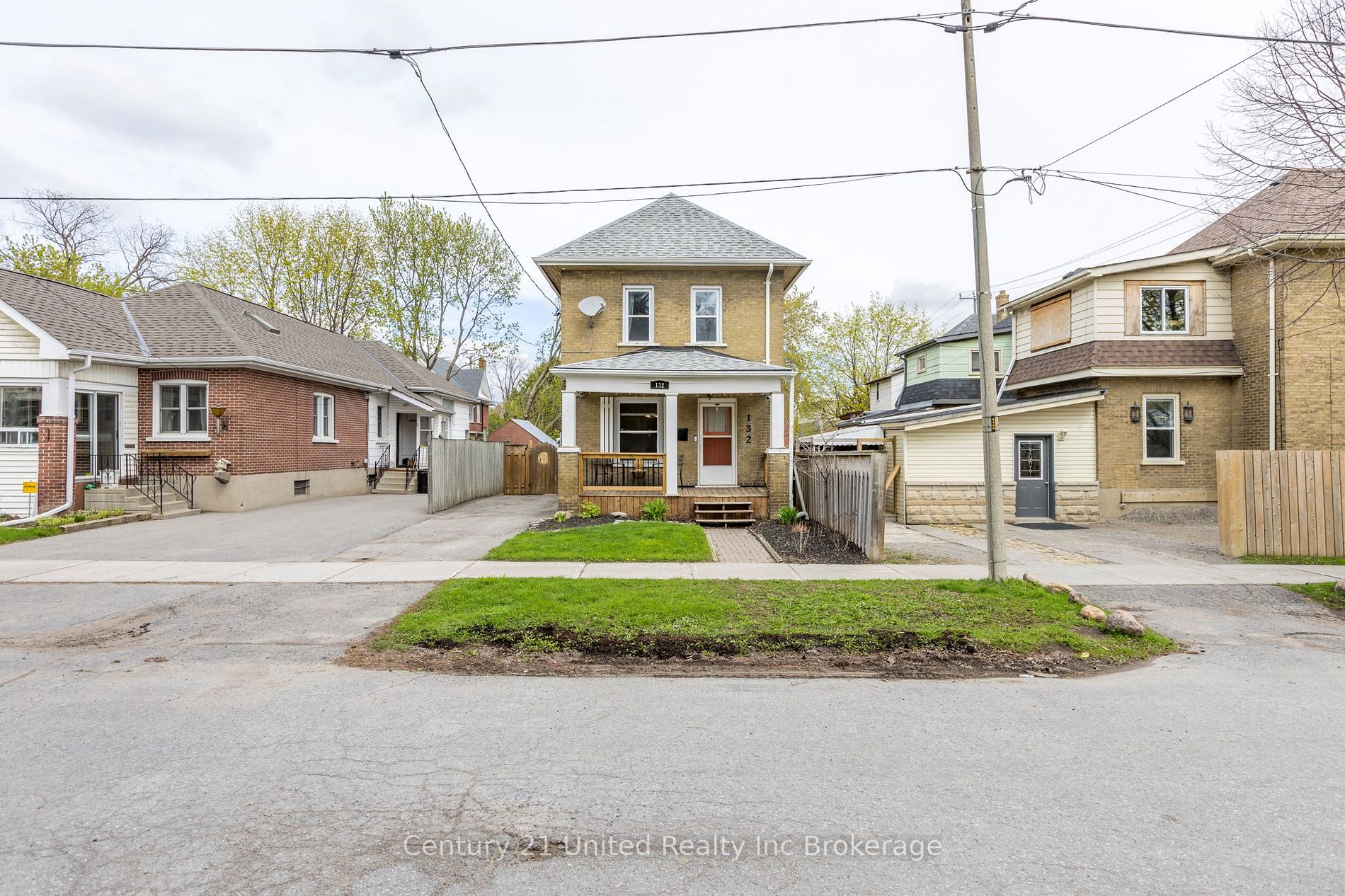 132 Maude St